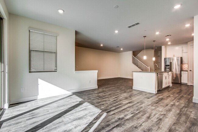 Building Photo - 3855 S McQueen Rd