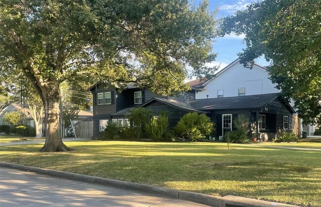 Building Photo - 142 Beverly Ln