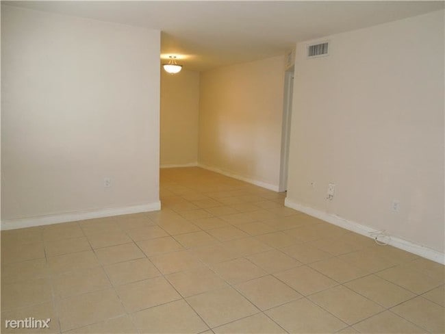 Building Photo - 1515 San Remo Ave