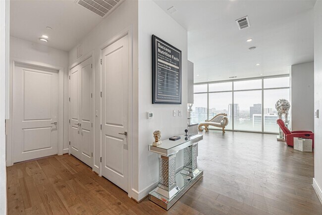 Foto del edificio - 4521 San Felipe St