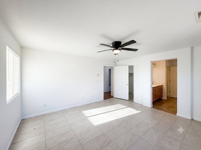 Foto del edificio - 4582 E Burns Ave