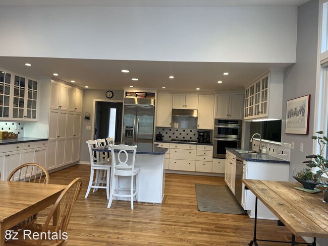 Building Photo - 4 br, 3 bath House - 1715 View Point Rd