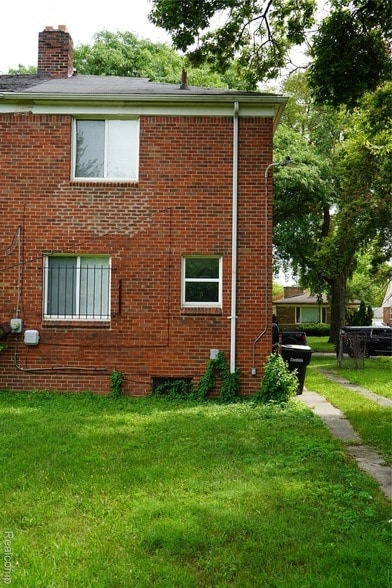 Building Photo - 16145 Baylis St