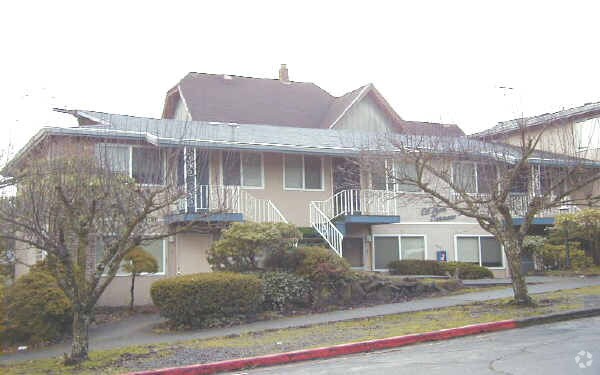 Building Photo - El Mar Terrace Apartments