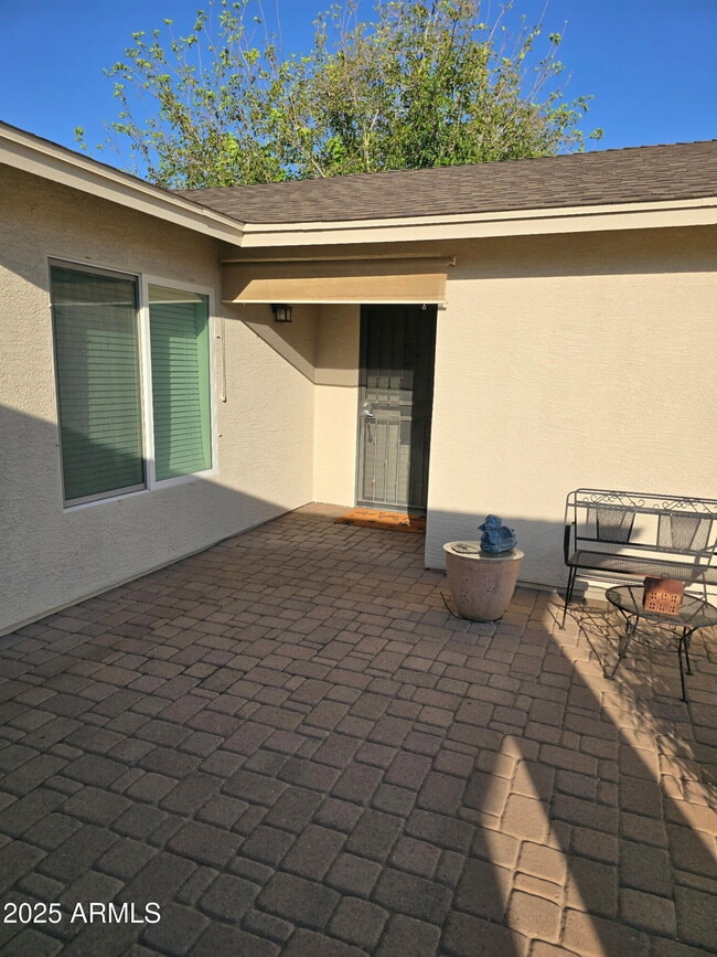 Building Photo - 1128 E Rowlands Ln