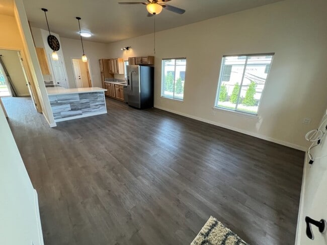 Building Photo - Brand New Construction! 2 bed/ 2 bath with...