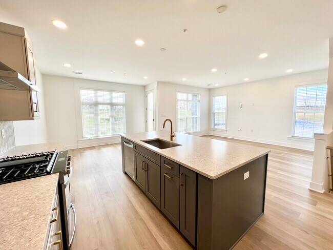 Building Photo - 401 Cranford Way