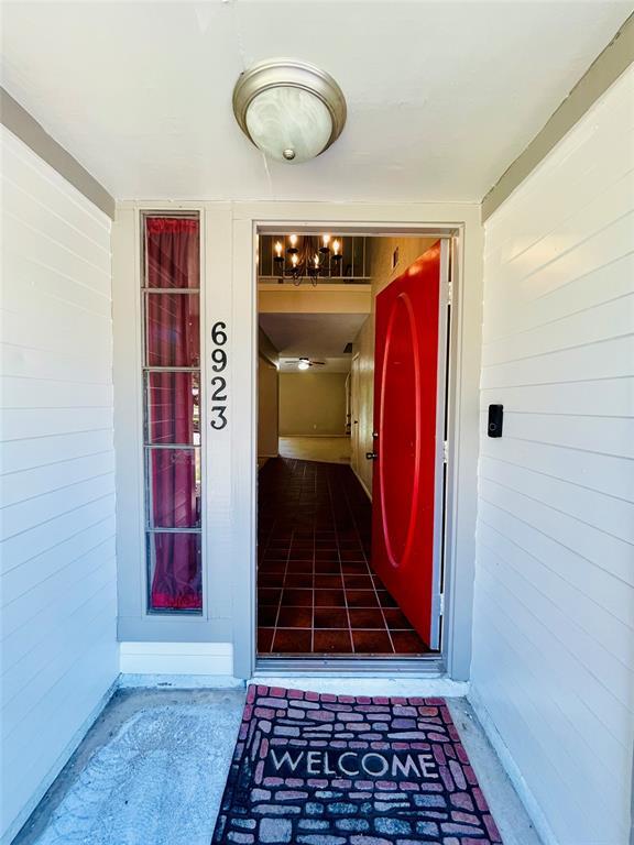 Foto del edificio - 6923 Five Forks Dr