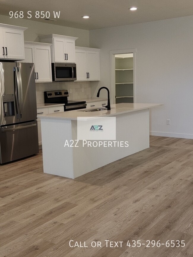 Building Photo - 968 S 850 W