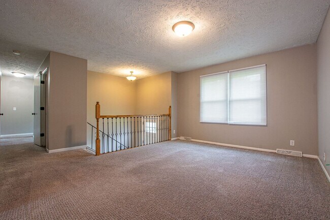 Foto del edificio - Split Entry 3 Bedroom / 1.5 Bath Home
