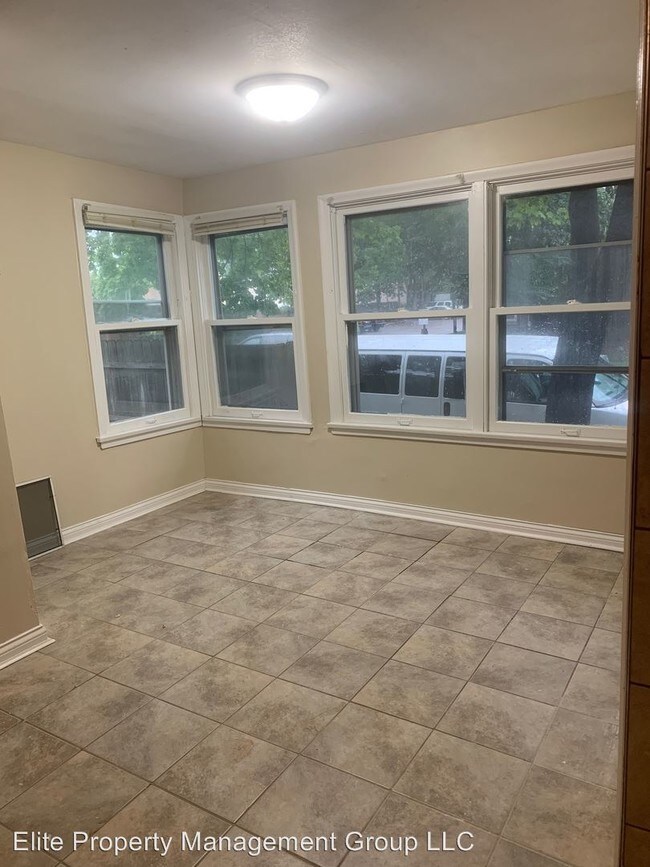 Foto del edificio - 3 br, 1 bath House - 2110 Elliot Ave S