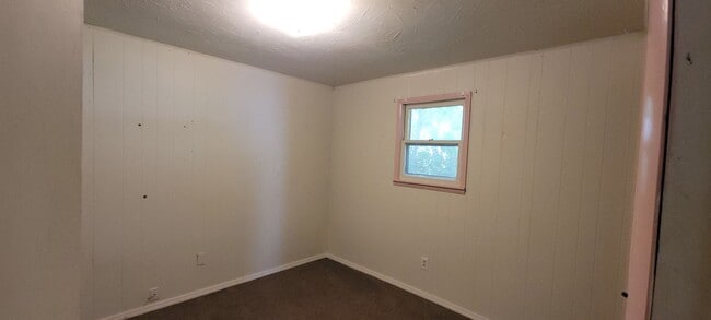 Building Photo - 2 BEDROOM 1 BATHROOM HOUSE FOR RENT