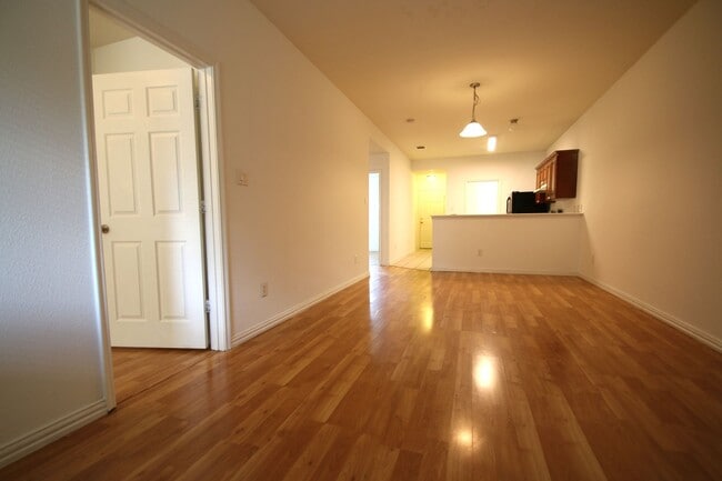 Foto del edificio - 3124-3126 Cherry Ln