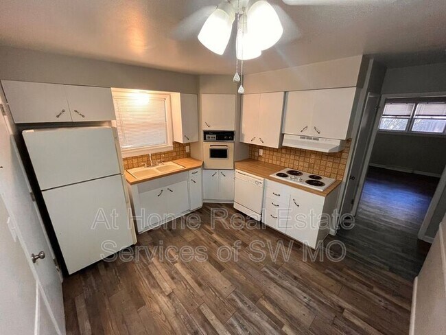 Foto del edificio - 2032 S Delaware