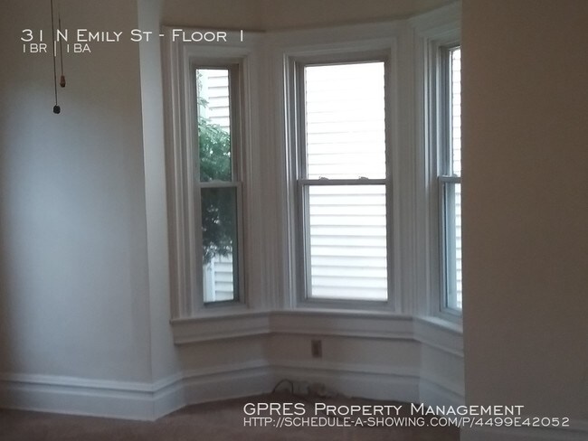 Foto del edificio - Charming One Bed/ One Bath in Crafton!