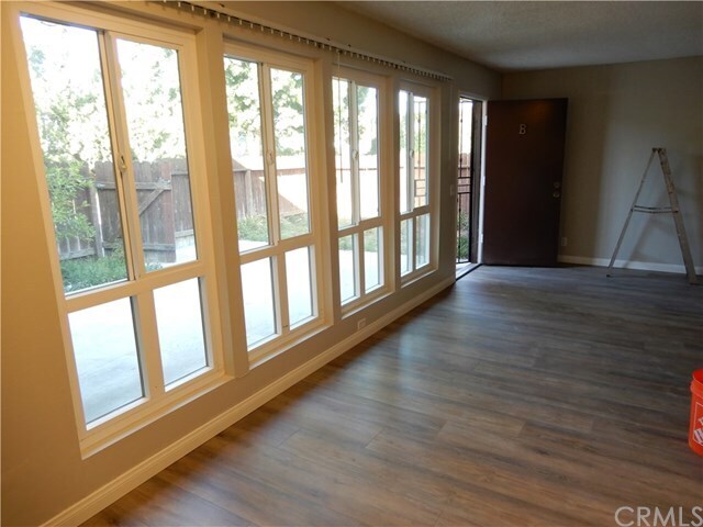 Foto del edificio - 2140 E Lambert Rd