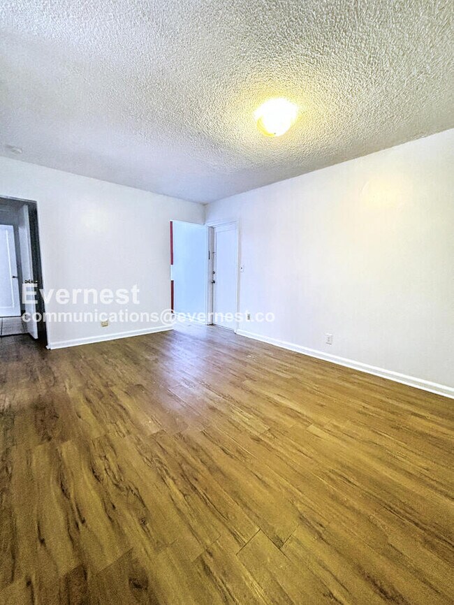 Foto del edificio - 135 Mathews St