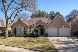 Building Photo - 2724 Lakehollow Ln