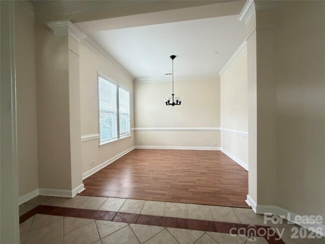 Building Photo - 9315 Rosalyn Glen Rd