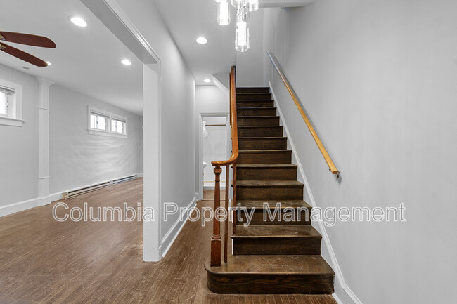 Building Photo - 337 17th St NE
