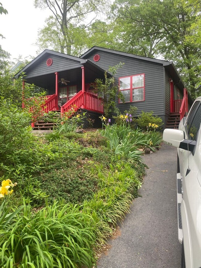 Foto del edificio - 2 Bedroom Single Family Home in Chattanooga