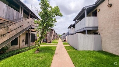 Building Photo - 4500 Sherwood Ln