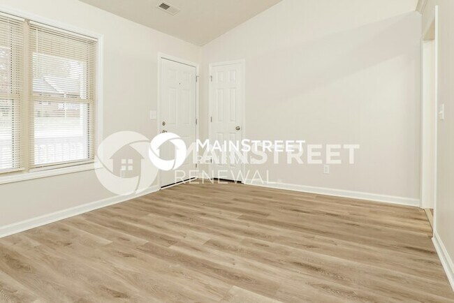 Foto del edificio - 3 Bedroom Pet-Friendly Home in Winston-Salem, NC with Main Street Renewal