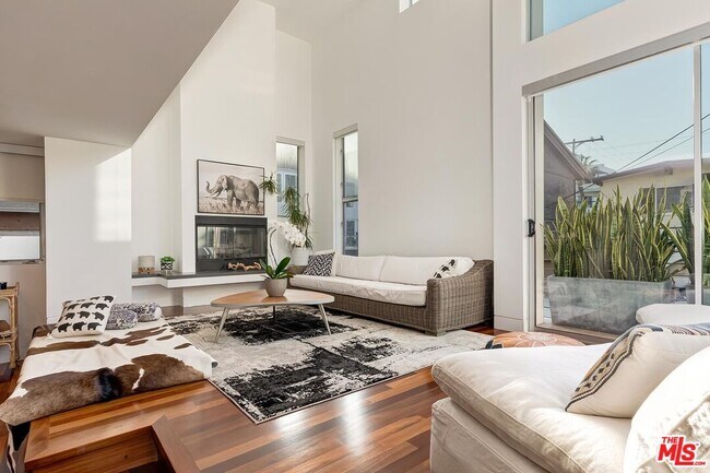 Foto del edificio - 111 Eastwind St