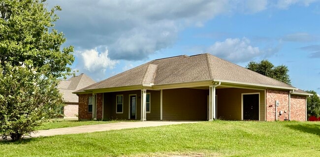 Building Photo - 1381 W Tank Farm Rd