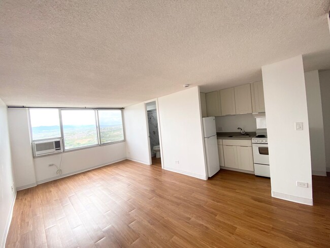 Building Photo - Pearlridge Square - Studio w/bathroom and ...