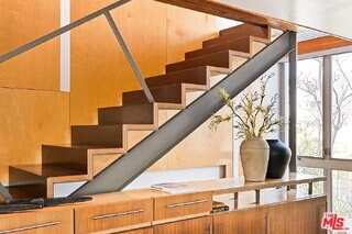 Foto del edificio - 724 1/2 East Superba Court, Los Angeles, CA 90291 - 2 BR 3 BA house