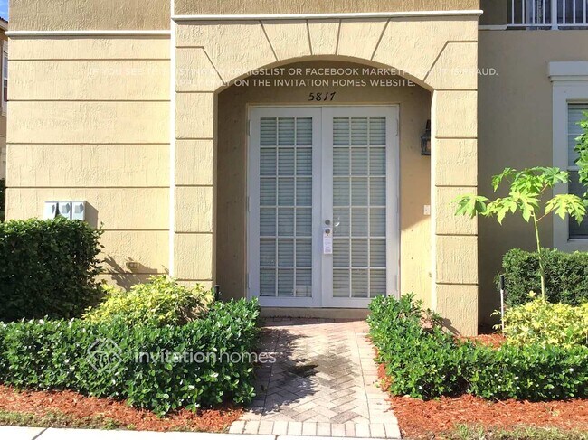 Foto del edificio - 5817 Hampton Hills Blvd