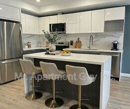 Building Photo - 155 Hagar St