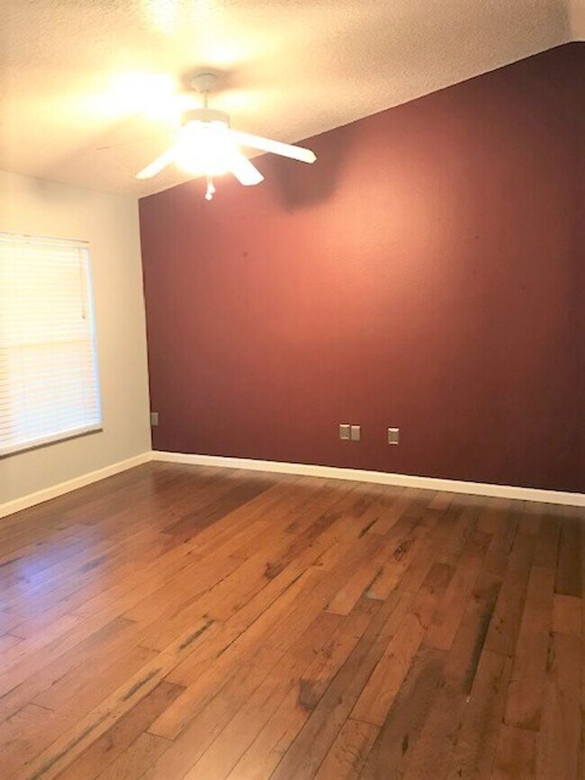 Foto del edificio - 3 bed 2 bath home