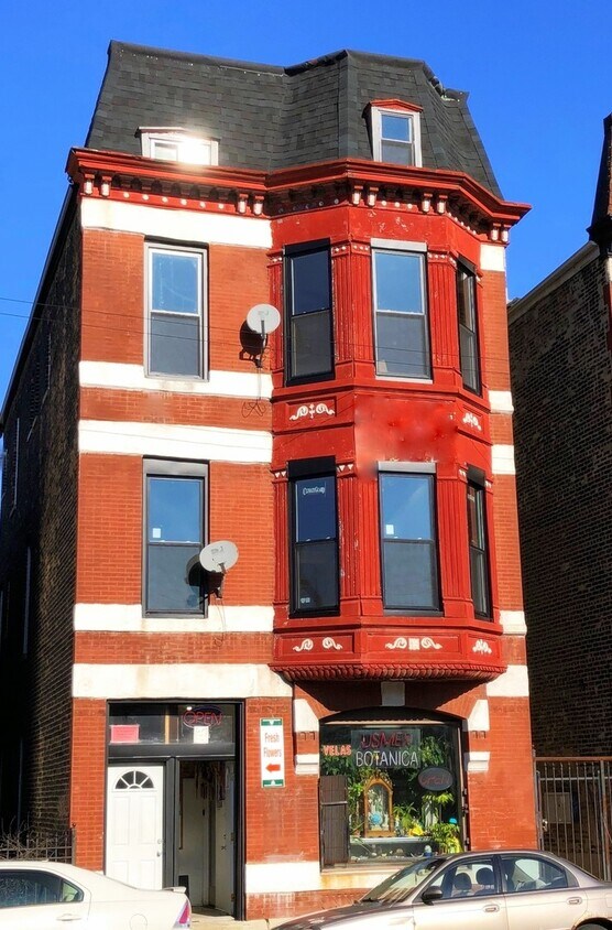 Primary Photo - 1922 W Cermak Rd