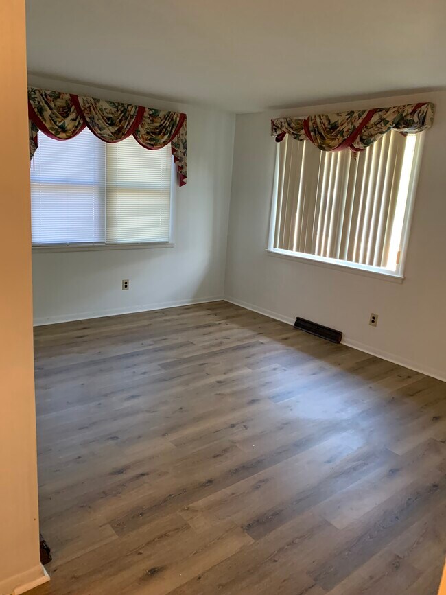 Sala de estar - 2704 Drewry Ln