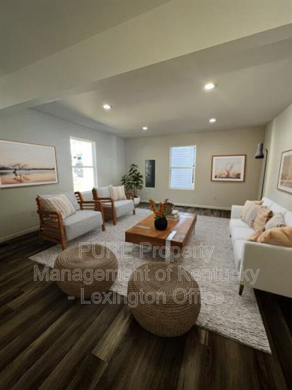Foto principal - 1216 Pleasant St
