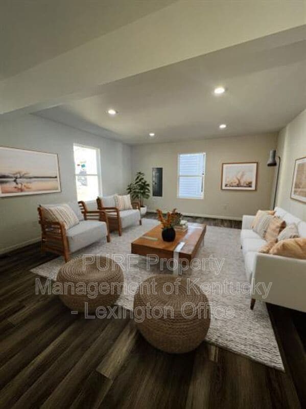 Building Photo - 1216 Pleasant St