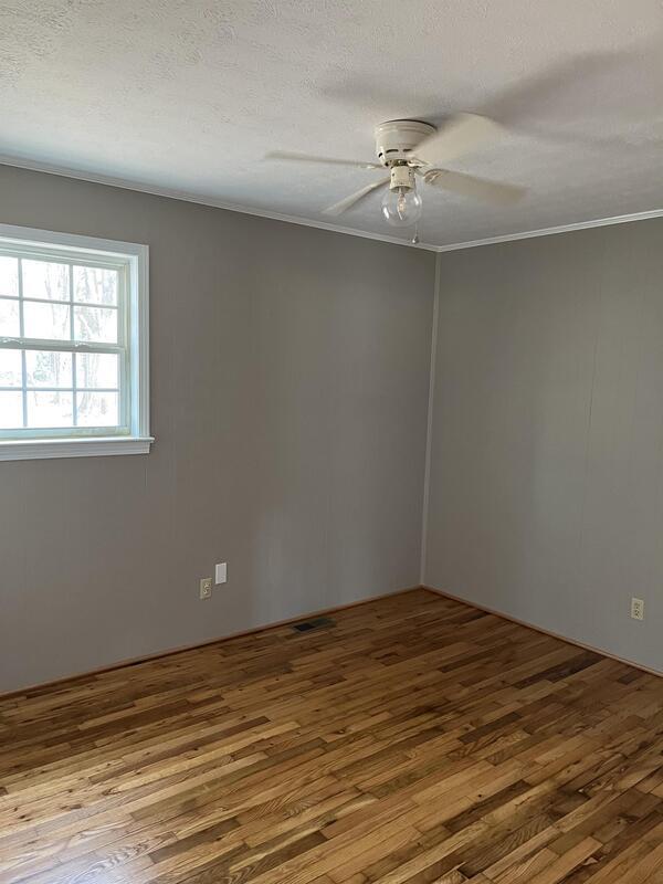 Building Photo - 121 Taylors Rd