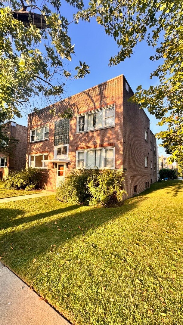 Building Photo - 5501 N California Ave