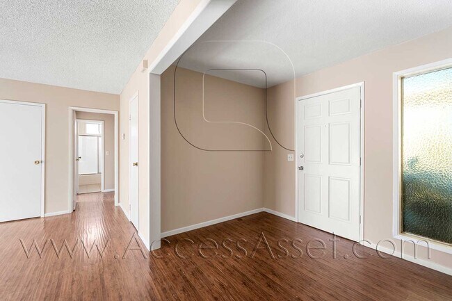 Foto del edificio - Charming 3 Bed/2 Bath Single-Story Home In...