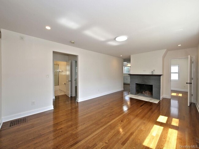 Foto del edificio - 139 Waverly Ave