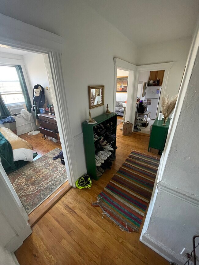 Building Photo - 376 Riverway