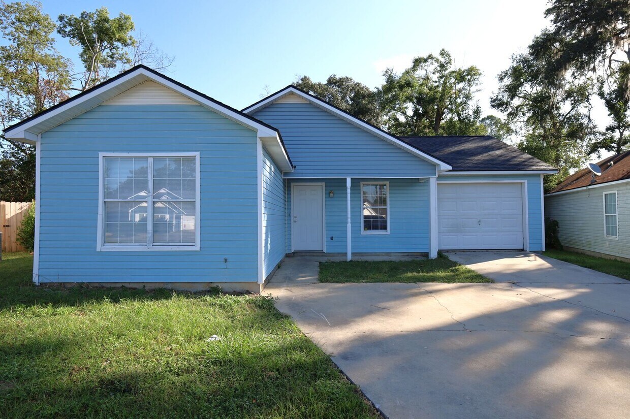 Primary Photo - 13 Pinedale Cir