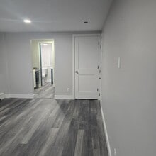Building Photo - 24 New St