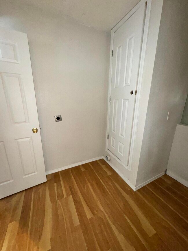 Building Photo - 4512 Lehigh St