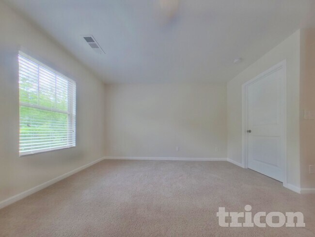 Foto del edificio - 236 Arbor Creek Dr