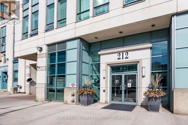 Building Photo - 212 Eglinton Ave E