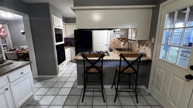 Foto del edificio - 21418 Park Mt Dr