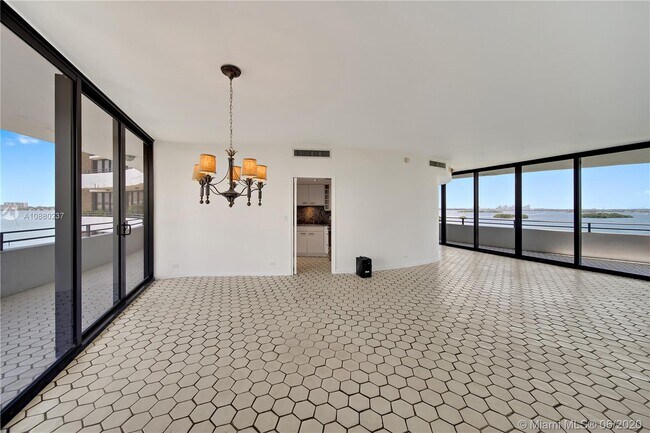 Building Photo - 720 NE 69th St